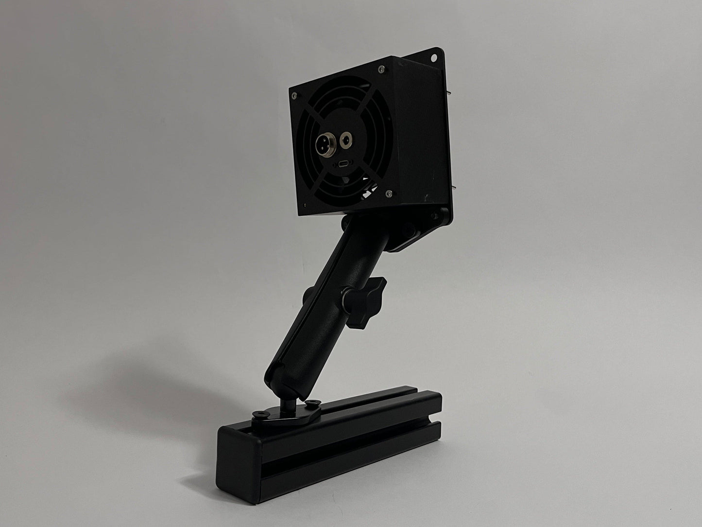 mount at a 45 degree angle with top bottom mount on wind sim module