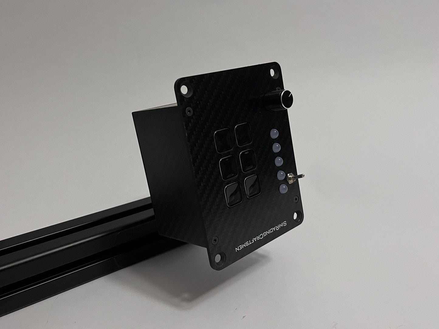 Button box mounted on 4040 profile with mounting arm mini front view