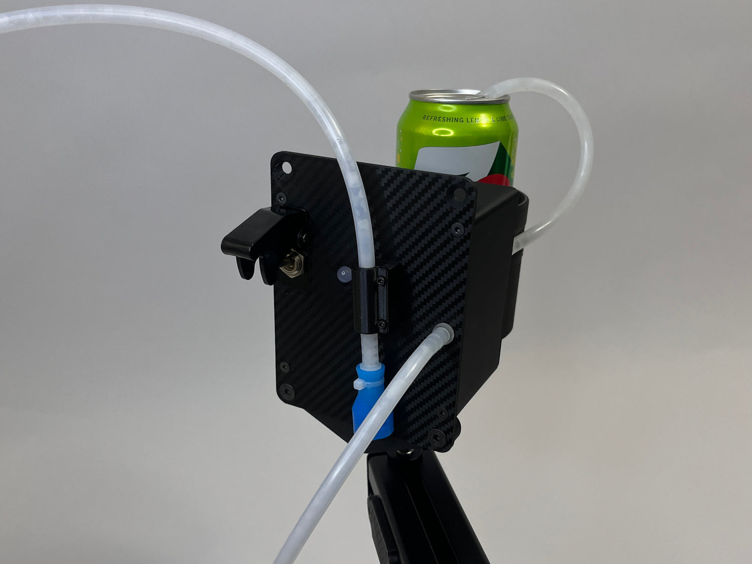 DrinkBox with can holder with 7up can in it, mounted on 4040 profile