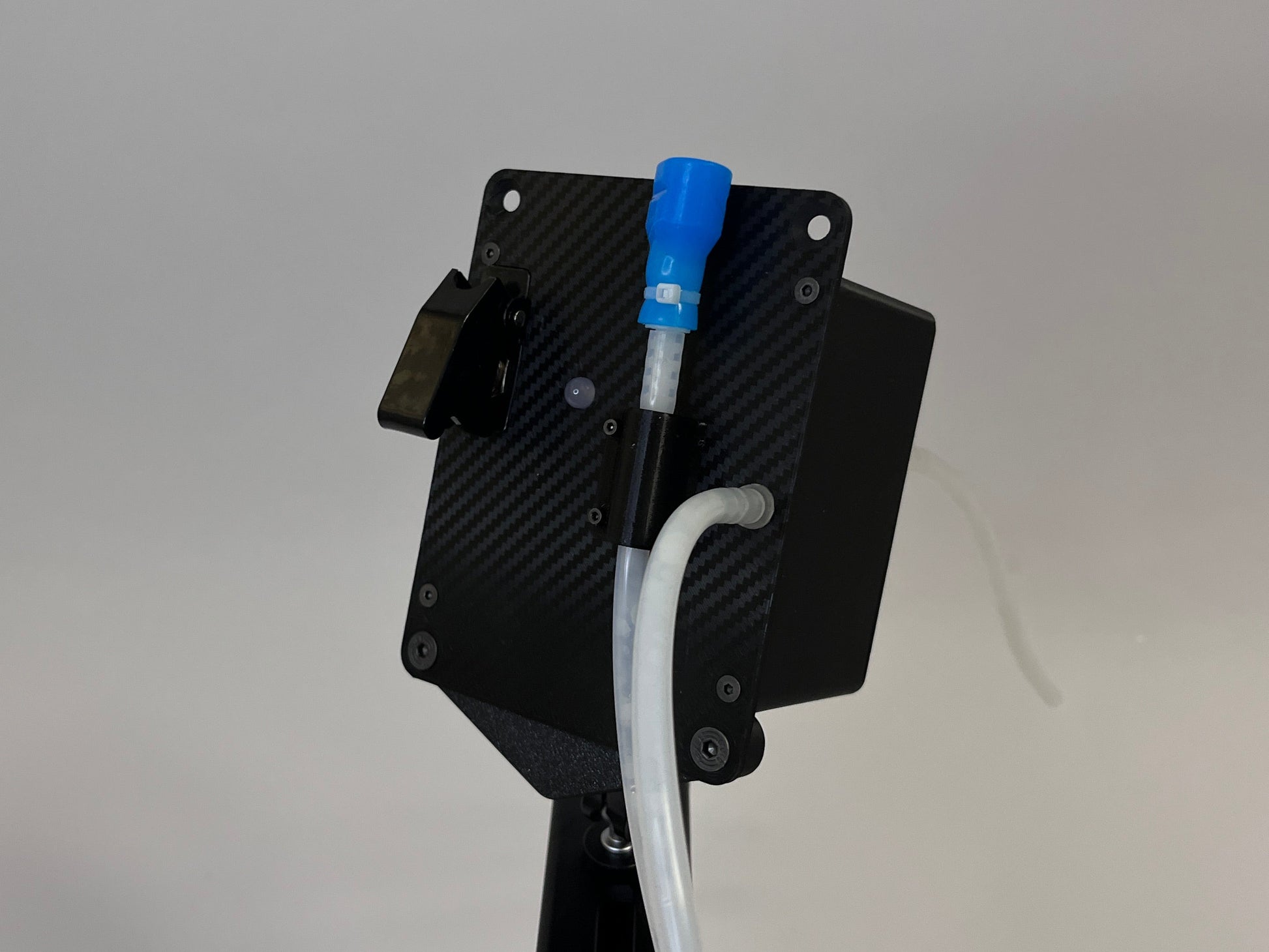 DrinkBox mounted on 4040 profile with drink tube connected